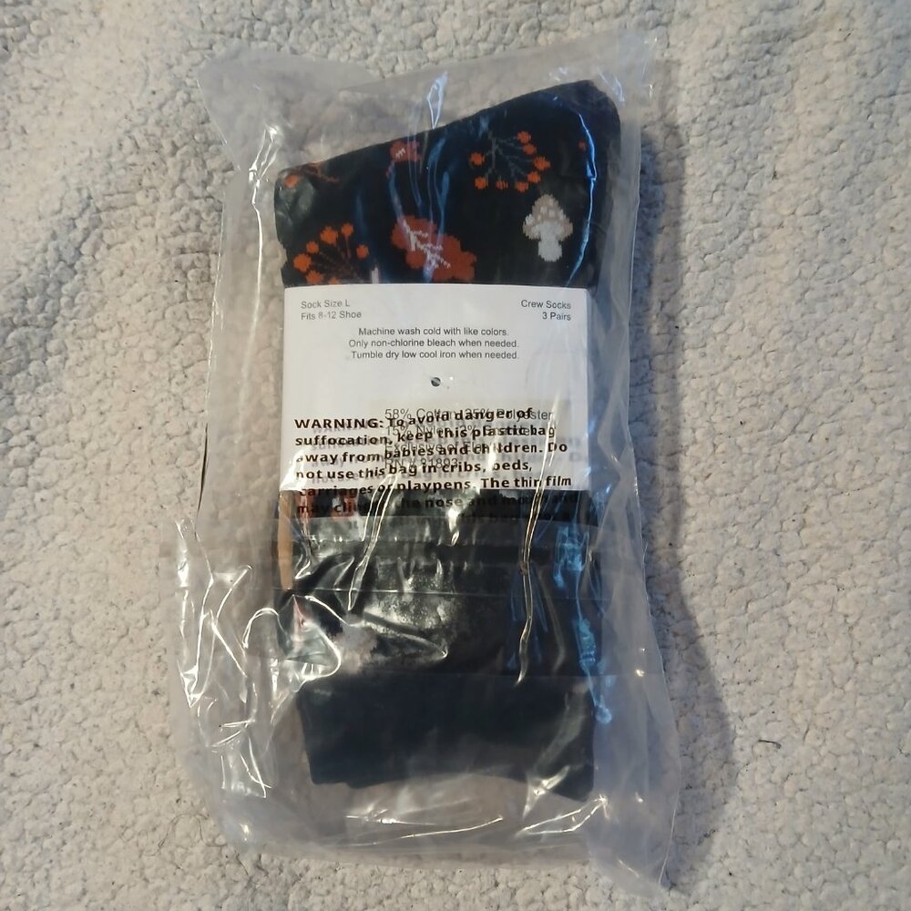 Compliments Women's 3 pack Crew Socks Fall Theme - Picture 6 of 6